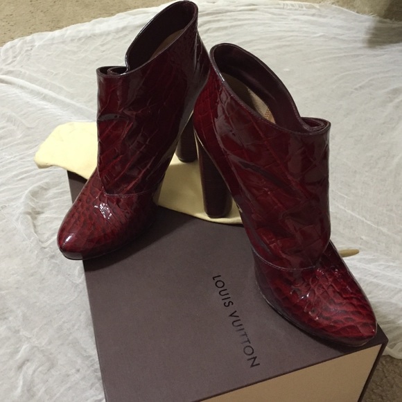 🎉HP🎉 LV Stunning-rare burgundy❤️! Booties! 💕 - Picture 1 of 4